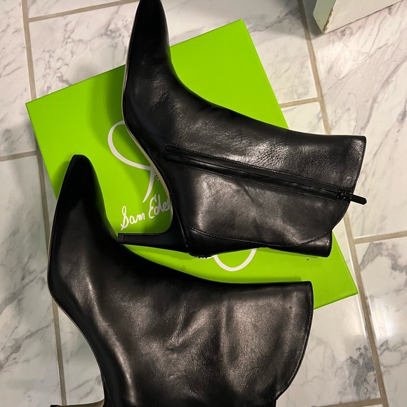 Sam Edelman Sleek Black Ankle Booties - Picture 4 of 8